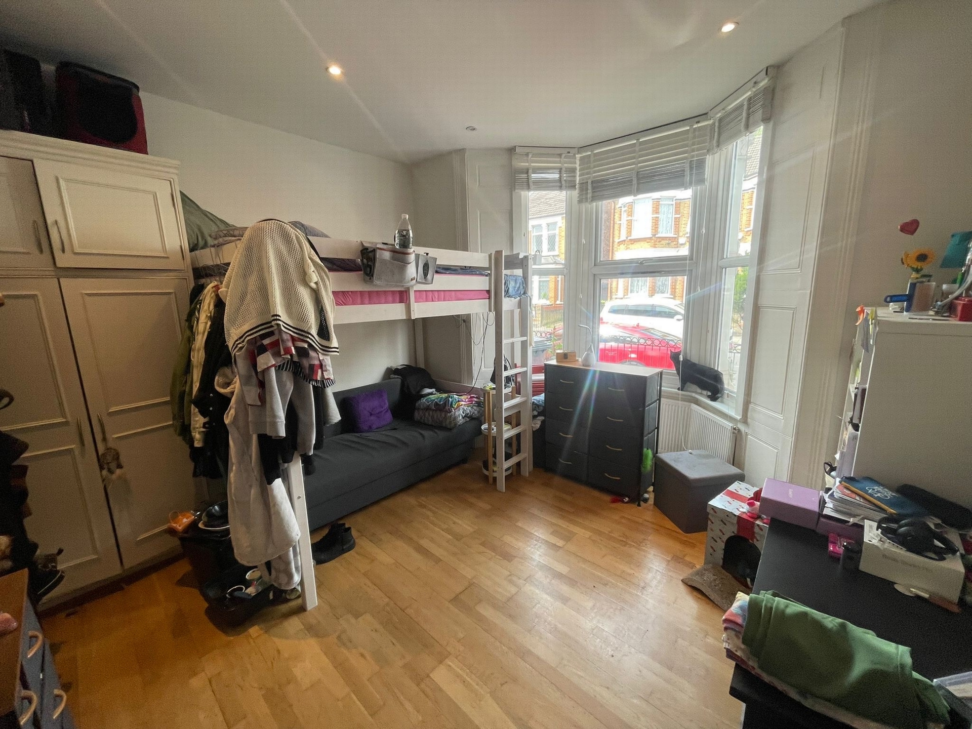 la Rose Lane  Haringey  N15