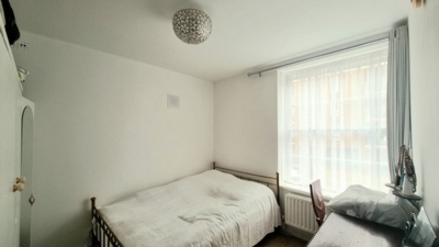 London E1