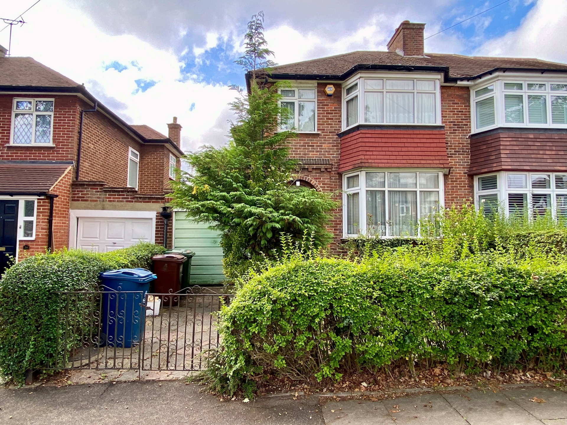 St. Andrews Drive  Stanmore  HA7