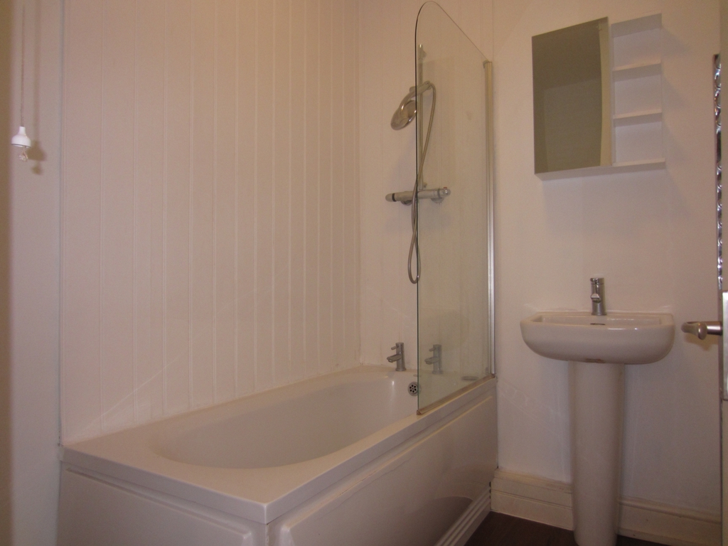 Property For Sale Dursley Road, Eastbourne, BN22 3 Bedroom House