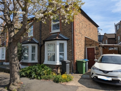 Photo 2, Linden Crescent, Kingston Upon Thames, KT1