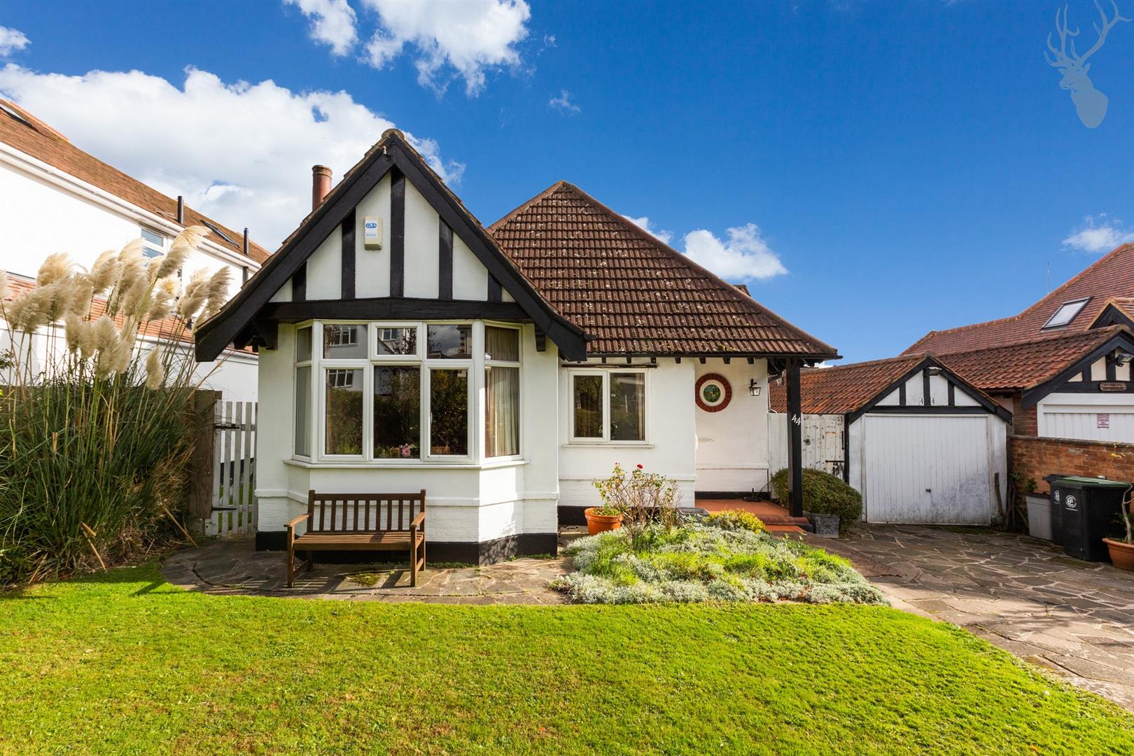 Property For Sale Forest Drive, Epping, CM16 2 Bedroom Bungalow