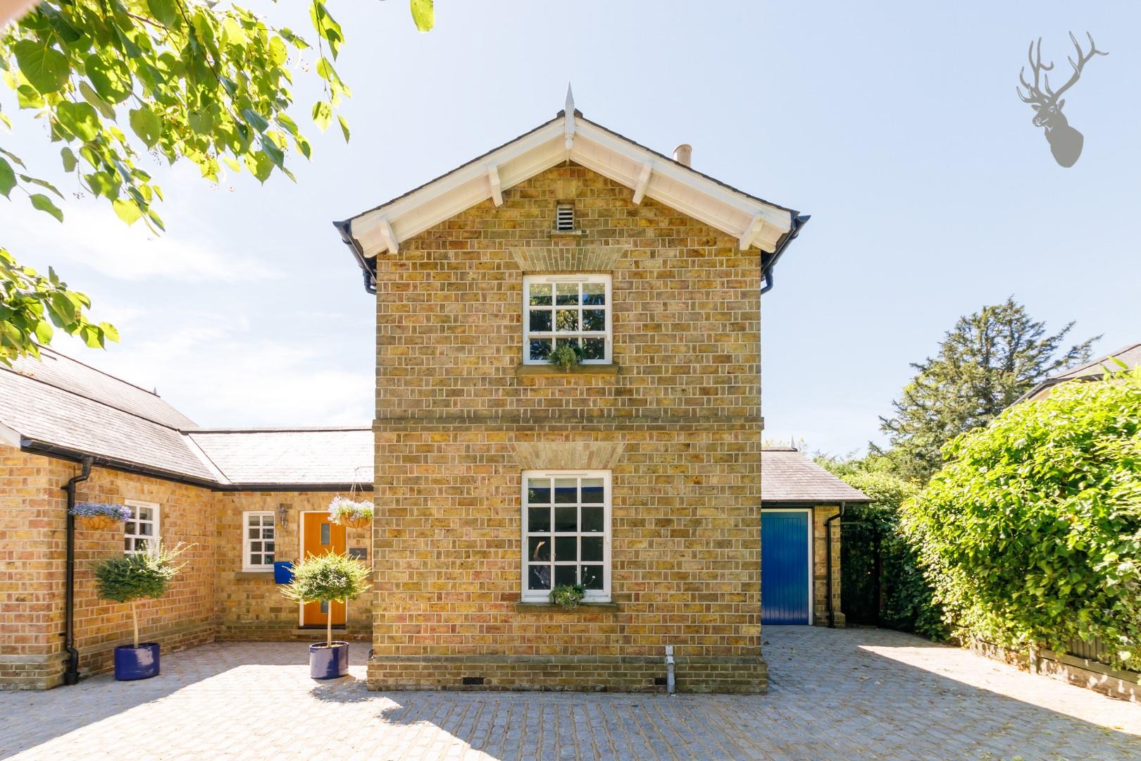 Property For Sale Abridge Road, Epping, CM16 3 Bedroom House