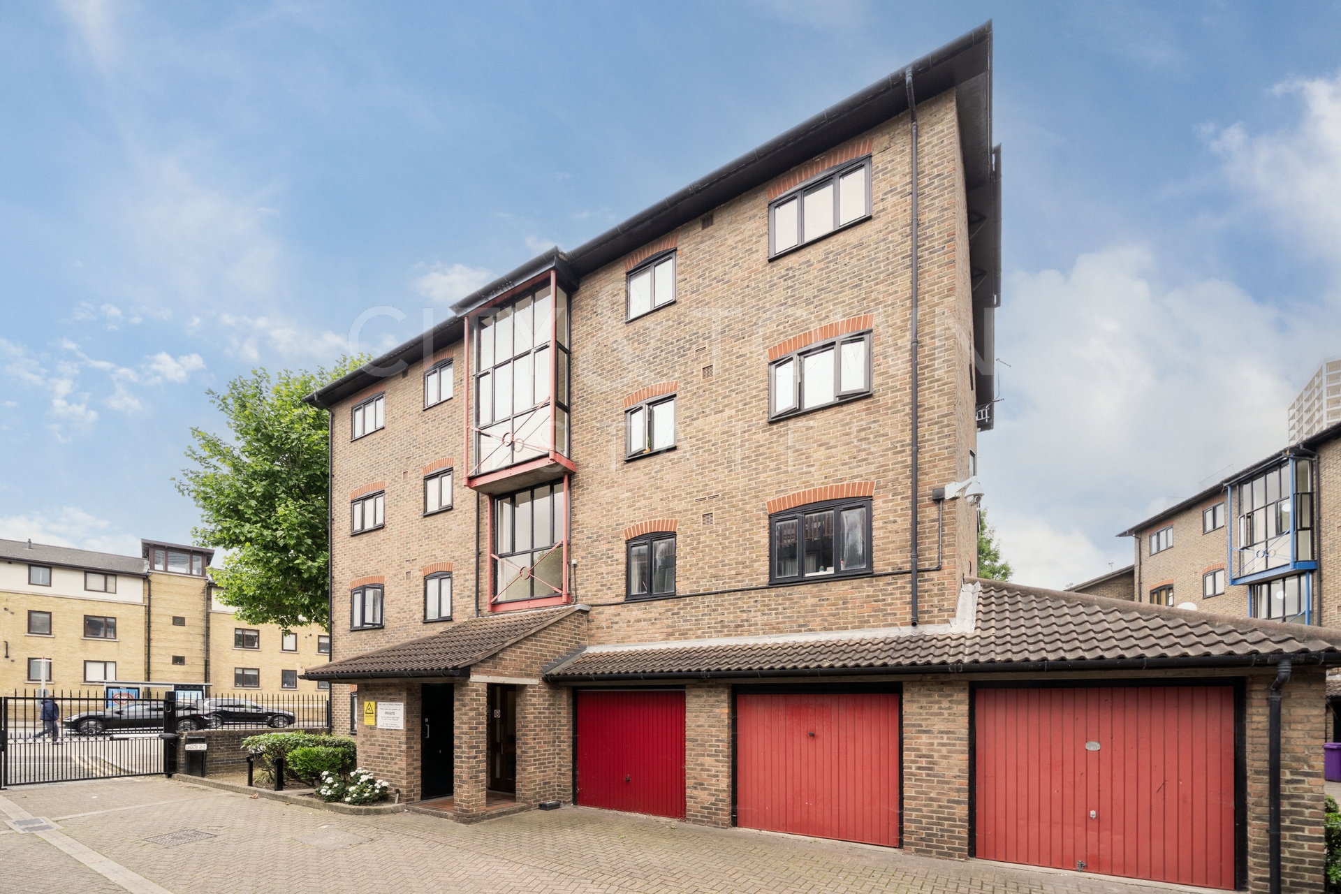 Lancaster Drive  Canary Wharf  E14