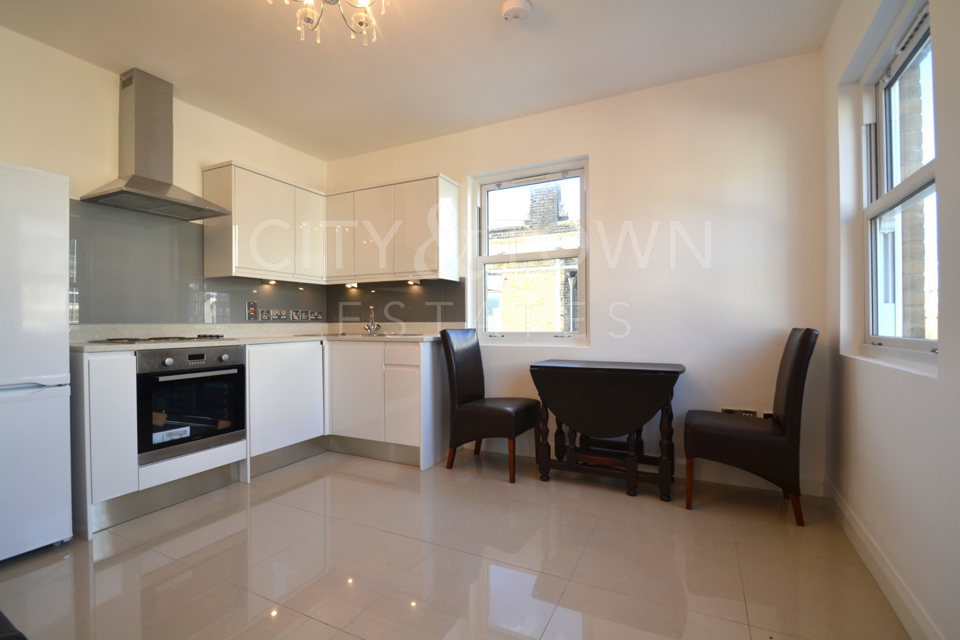 Commercial Road  Whitechapel-Limehouse  E1