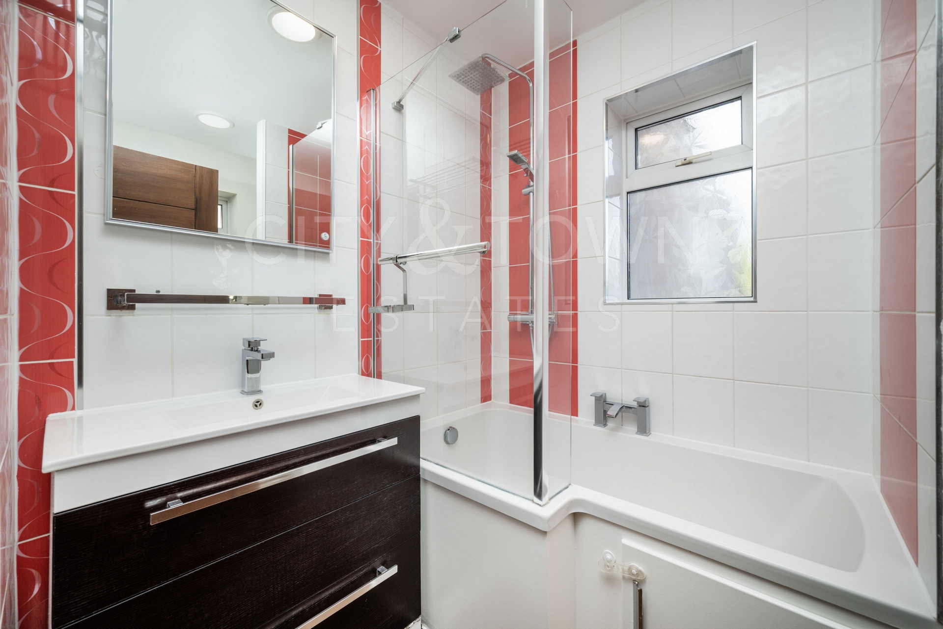 Main bathroom