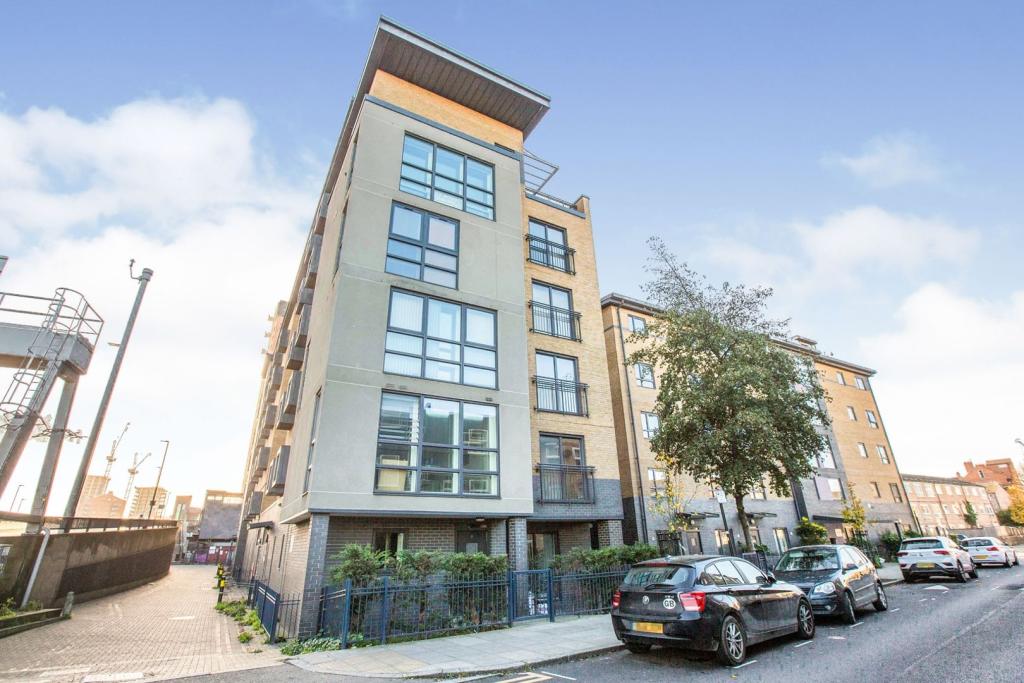 Wealden House - Capulet Square  Bromley-By-Bow  E3