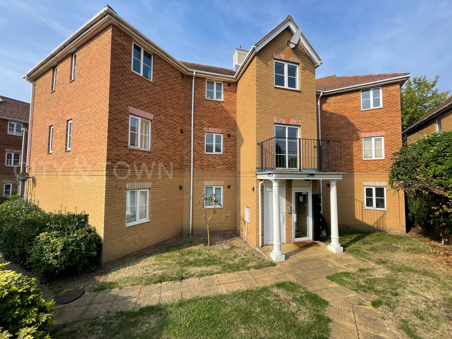 John William Close  Chafford Hundred  RM16