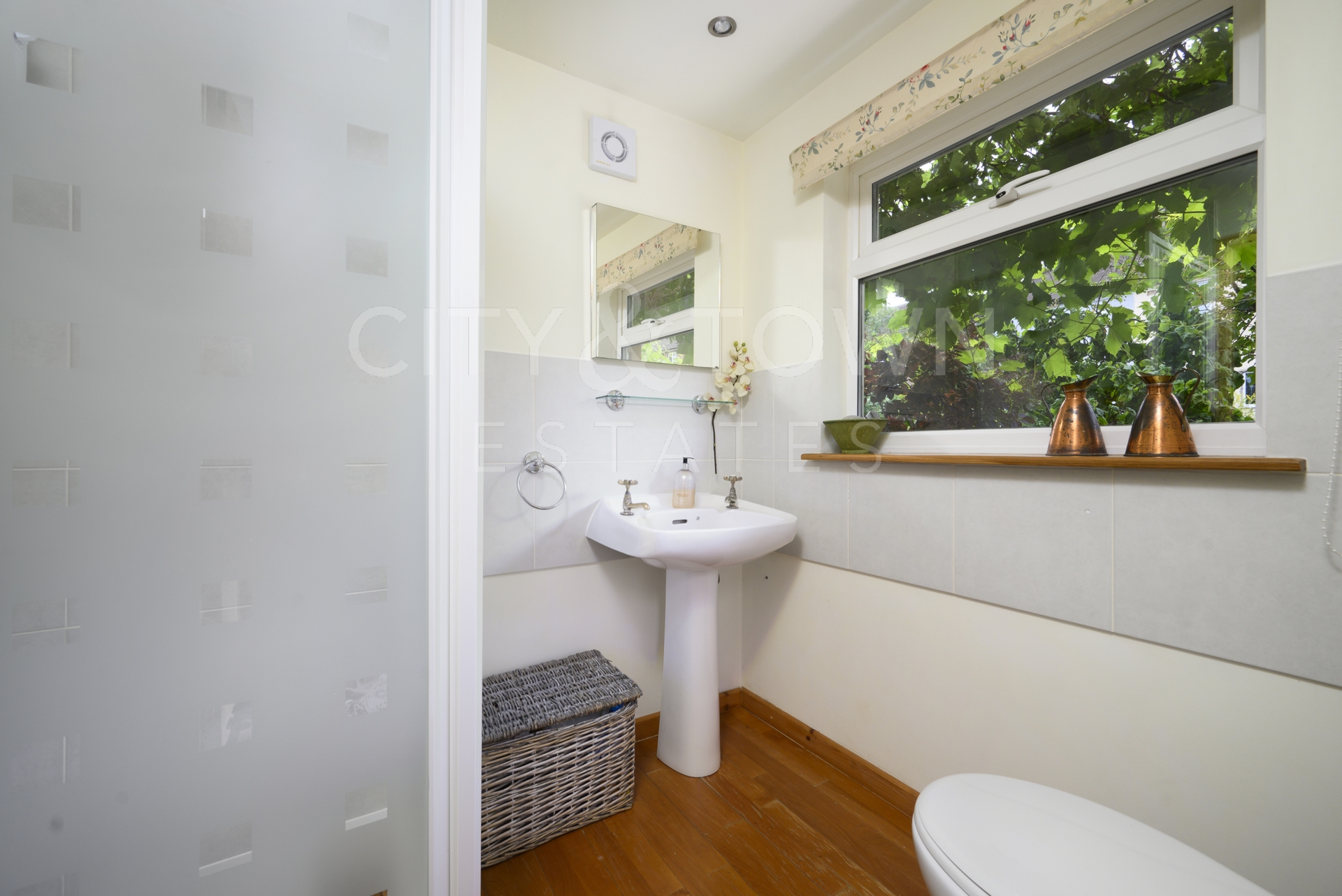 Annex shower room
