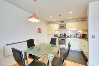 Garratt Lane  Earlsfield  SW18