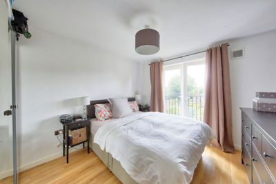 Garratt Lane  Earlsfield  SW18