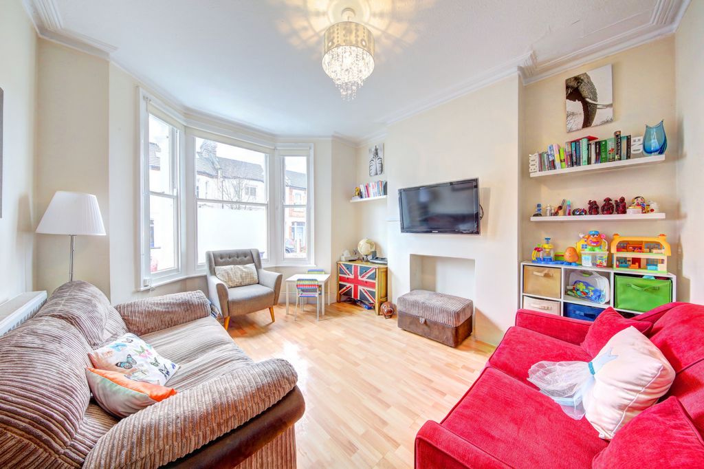 Daphne Street  Earlsfield  SW18