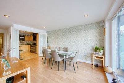 Smugglers Way  London  SW18