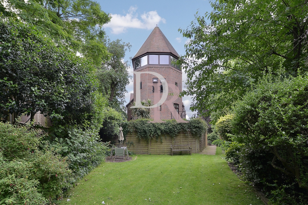 COMMUNAL GARDENS