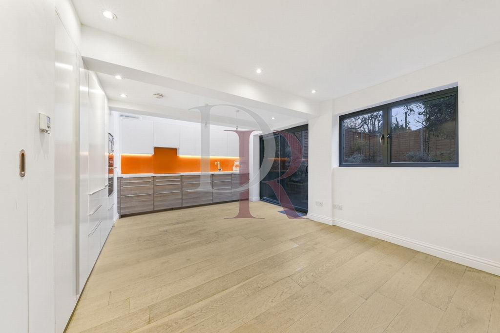 KITCHEN & RECEPTION