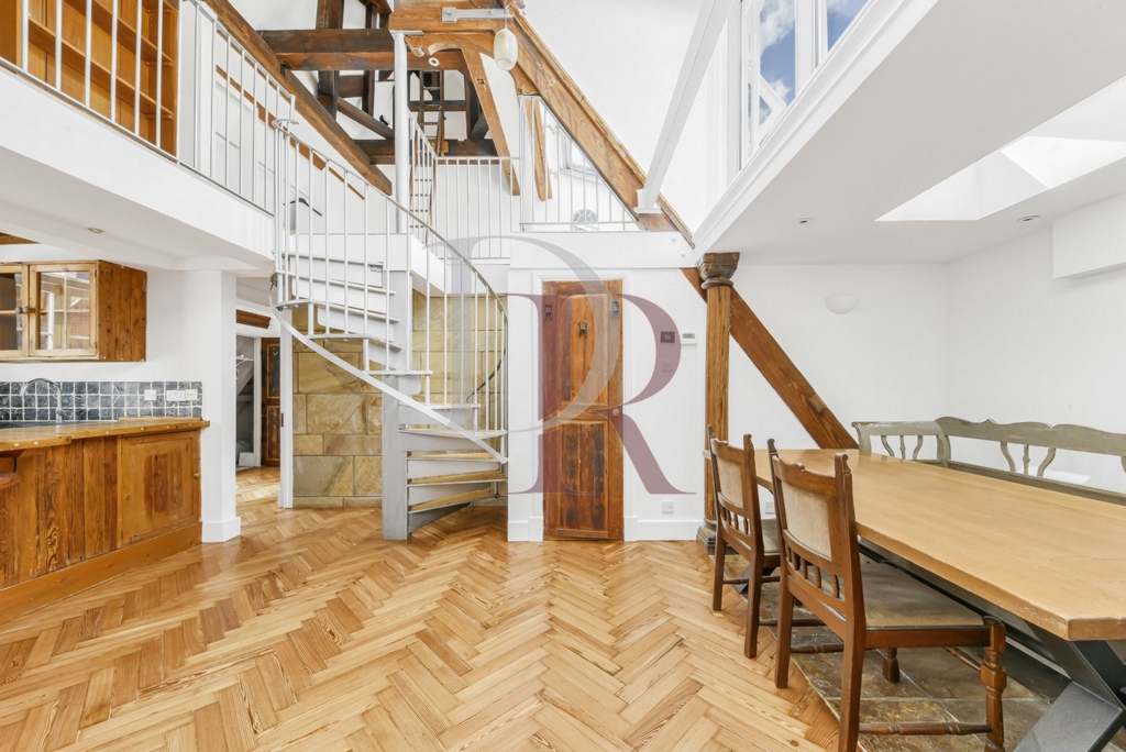 KITCHEN & DINING ROOM