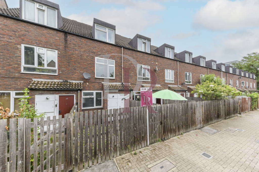 McDermott Close  Clapham Junction  SW11