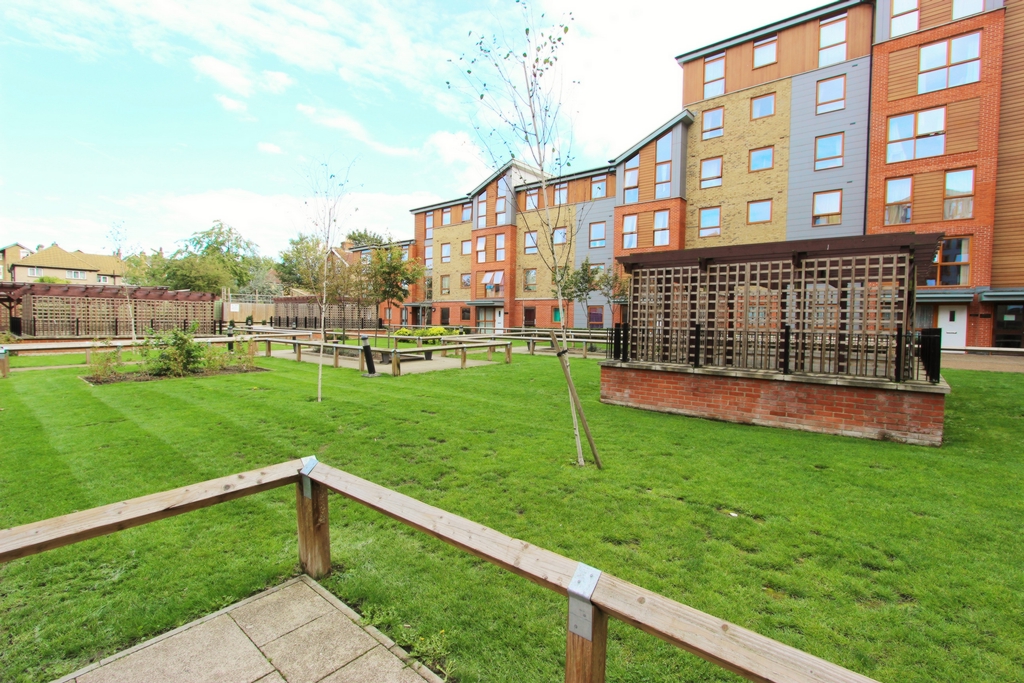 Photo 1 Photo 1