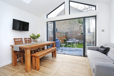 Du Burstow Terrace Hanwell W7
