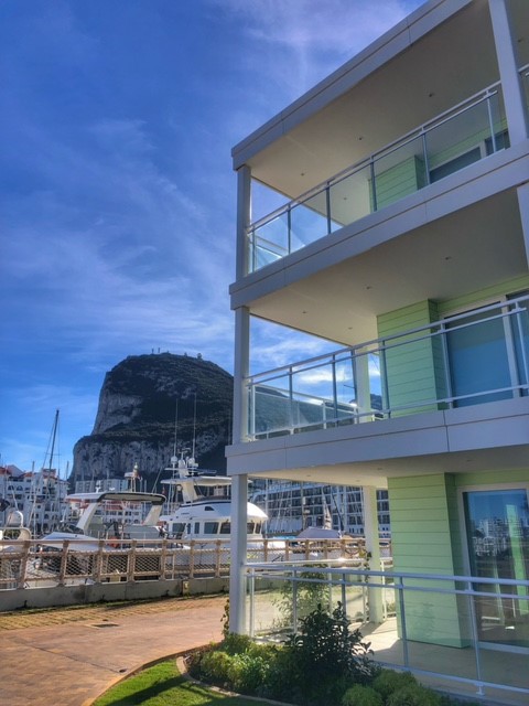 2-bed apartment in Marina Club, Ocean Village