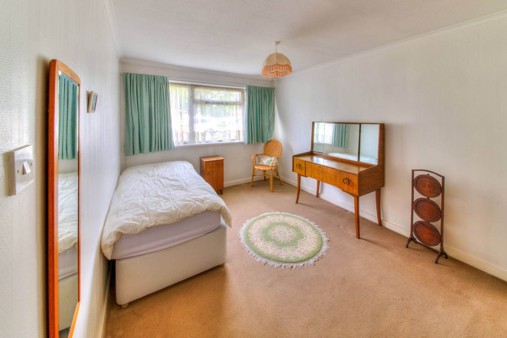 Property For Sale Catherine Drive, Sunbury, TW16 2 Bedroom