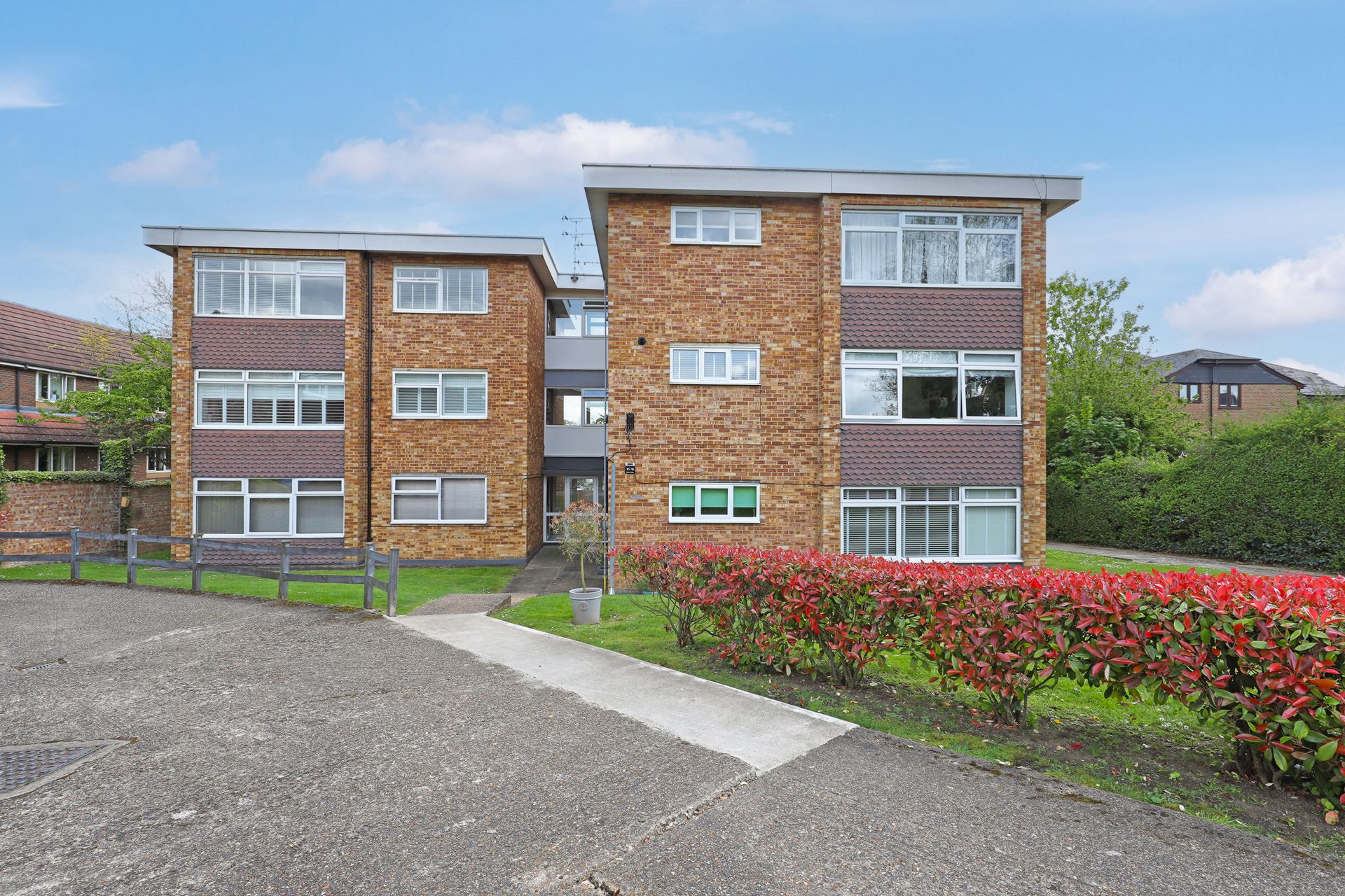Cedar Close  Buckhurst Hill  IG9