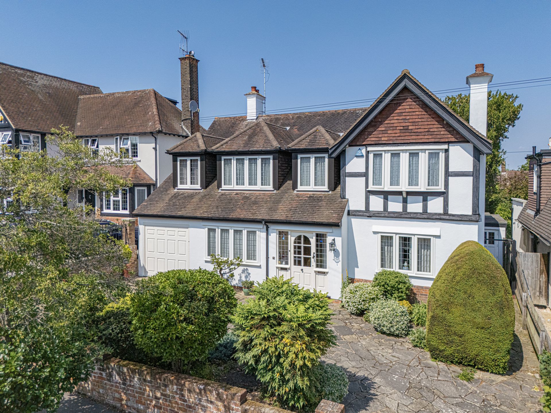 Luctons Avenue  Buckhurst Hill  IG9