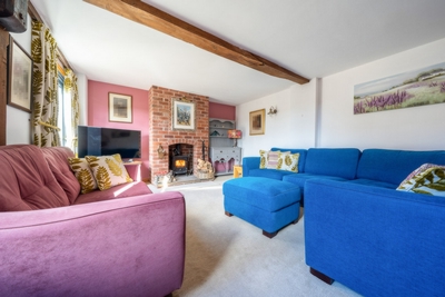 Lineage Court Burford WR15