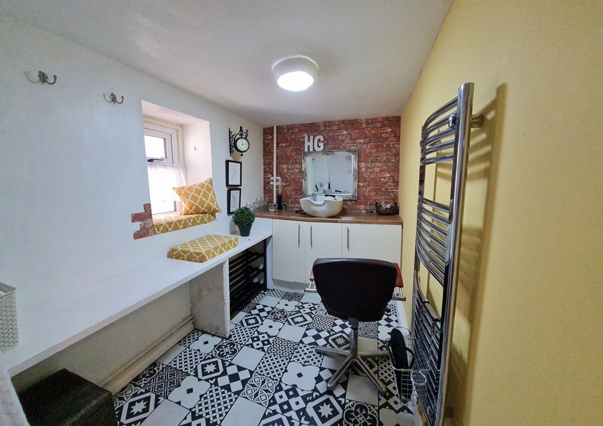 Study/beauty room