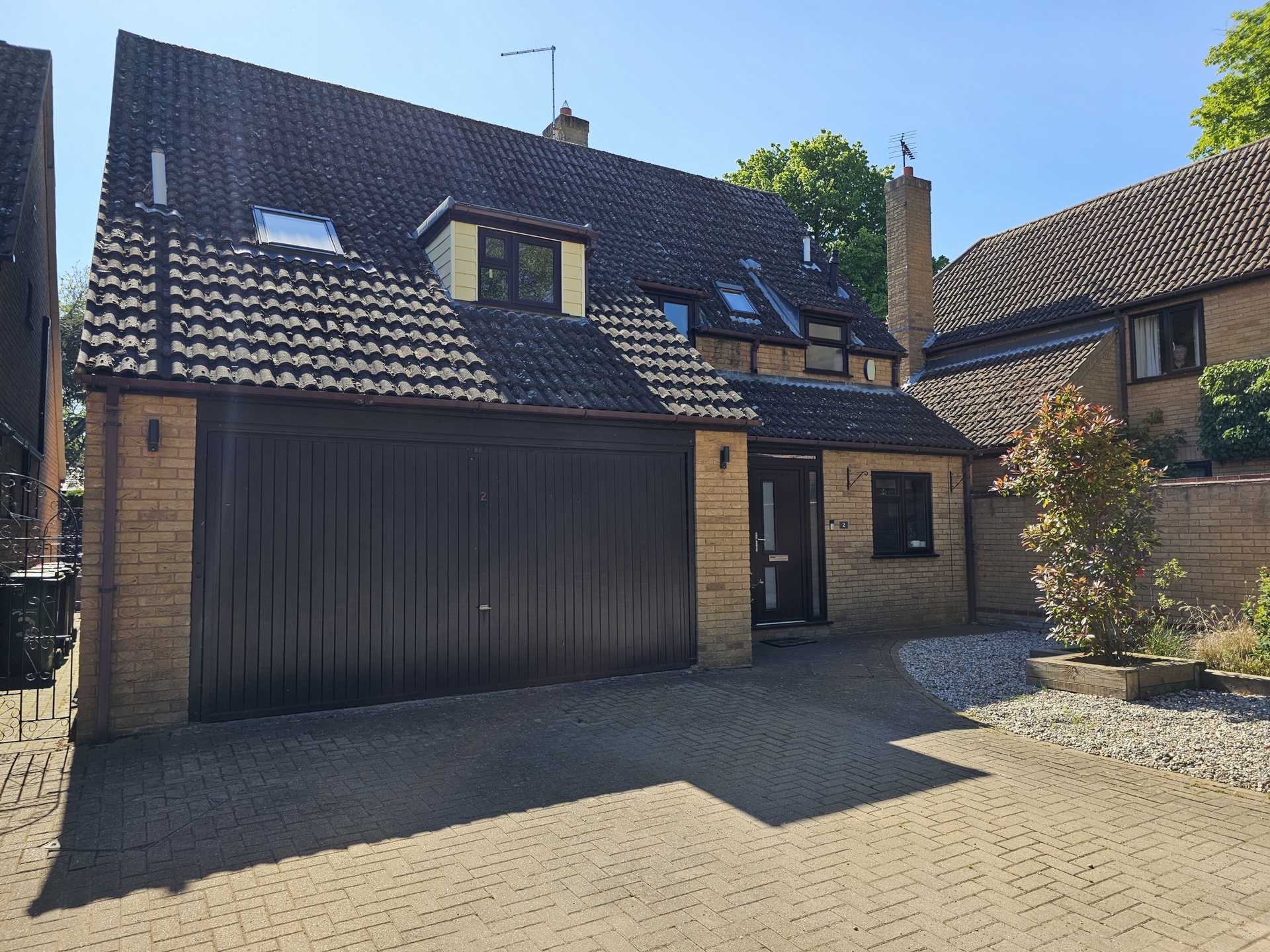 Side property image