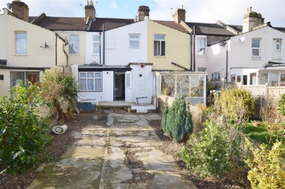 Sixth Ave Manor Park E12
