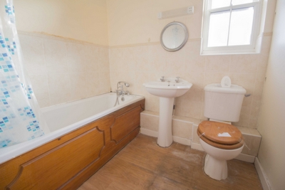 Queensbury Place Manor Park E12