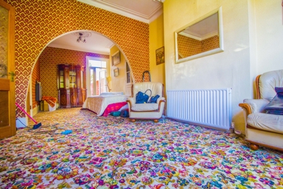 First Avenue Manor Park E12