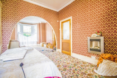 First Avenue Manor Park E12