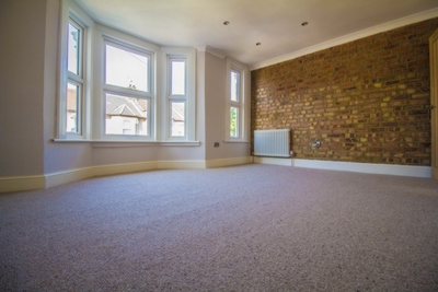 Eighth Avenue Manor Park E12
