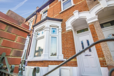 Kempton Road East Ham E6
