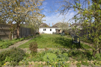 Homefield Avenue Newbury Park IG2