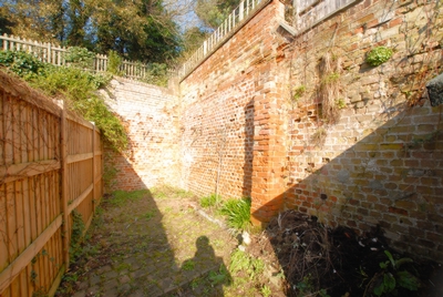 Courtyard garden