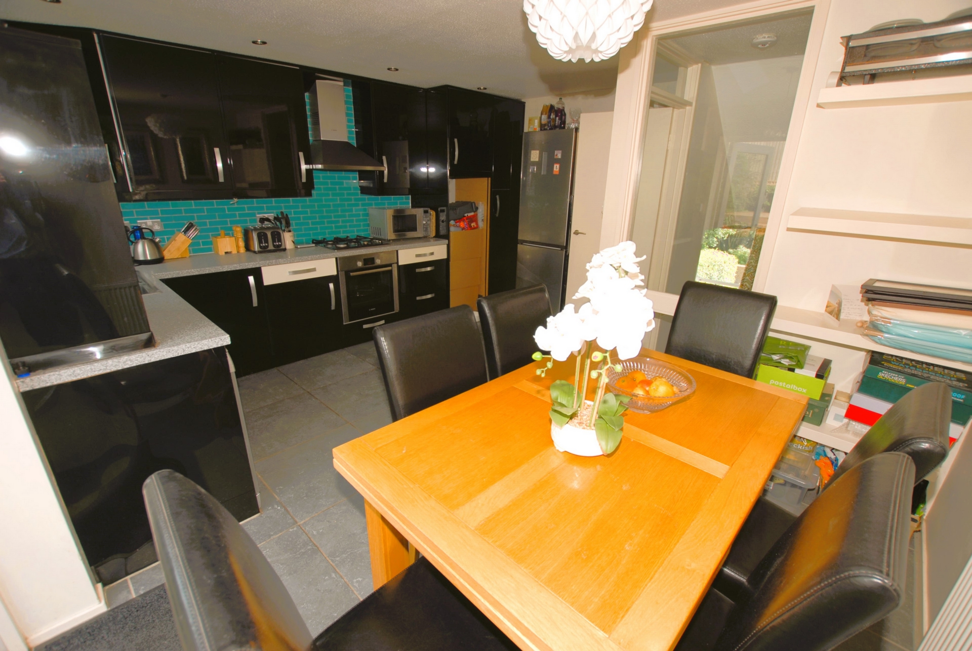 Kitchen/Dining rm