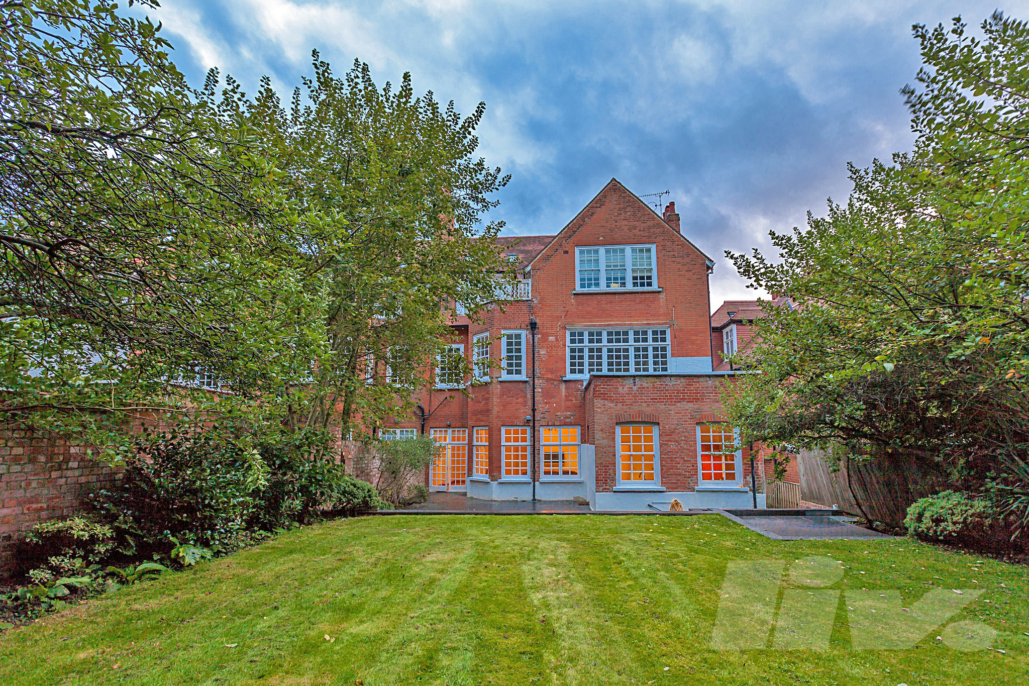 Bracknell Gardens  Hampstead  NW3