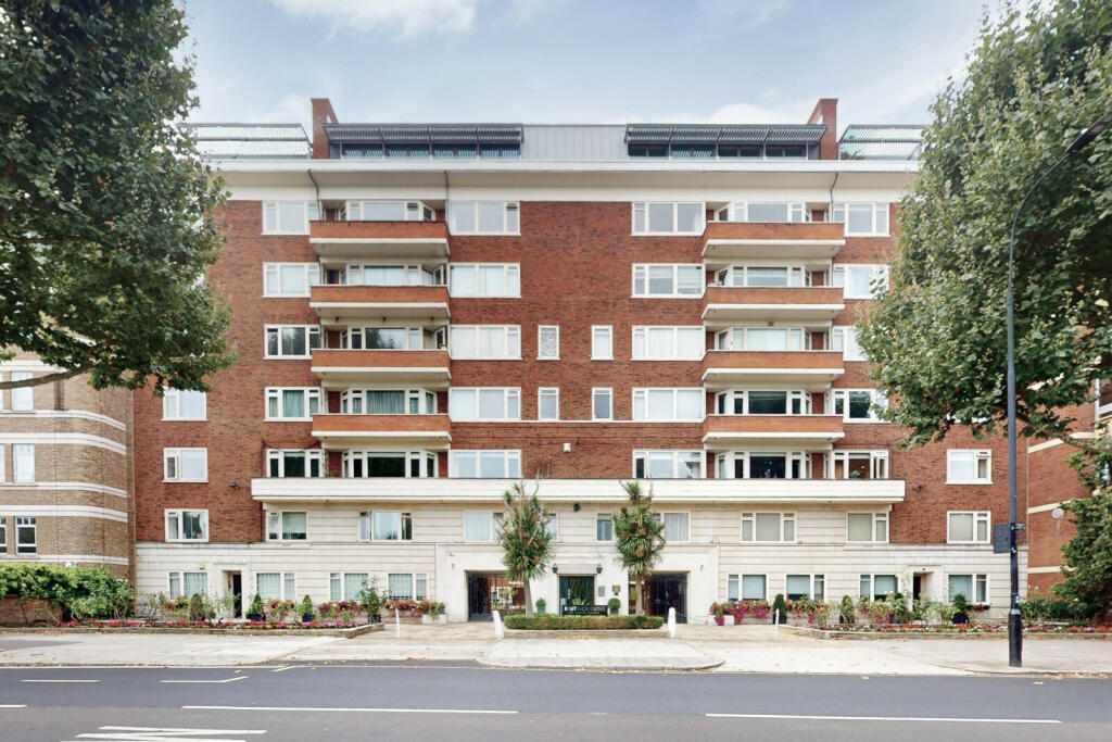 Prince Albert Road  St Johns Wood  NW8