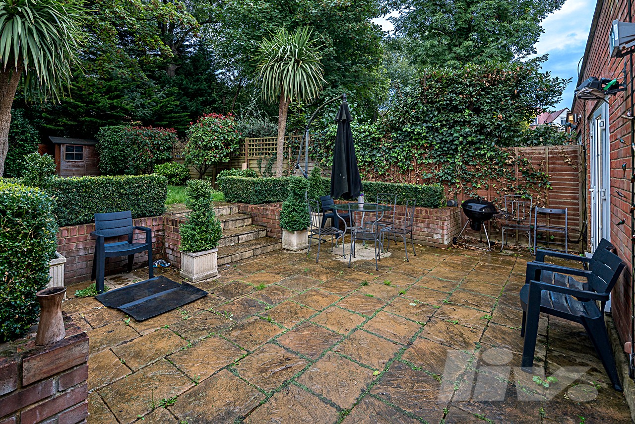 Finchley Road  Hampstead  NW3