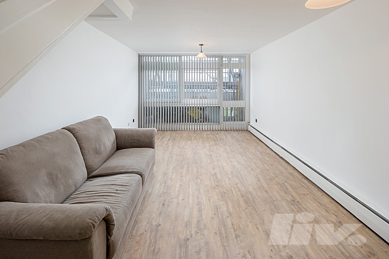 Finchley Road  Swiss Cottage  NW3