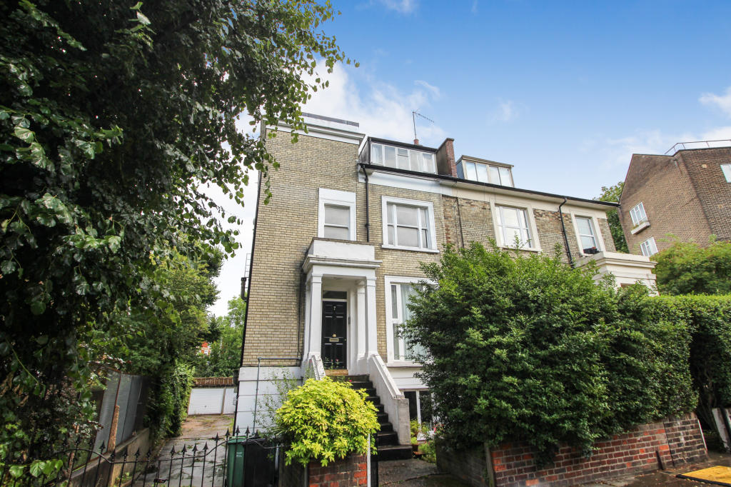 Mortimer Crescent  St Johns Wood  NW6
