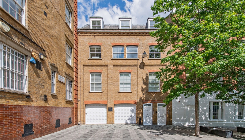 Grosvenor Hill  Mayfair  W1K