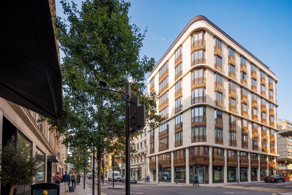 Great Portland Street  Fitzrovia  W1W