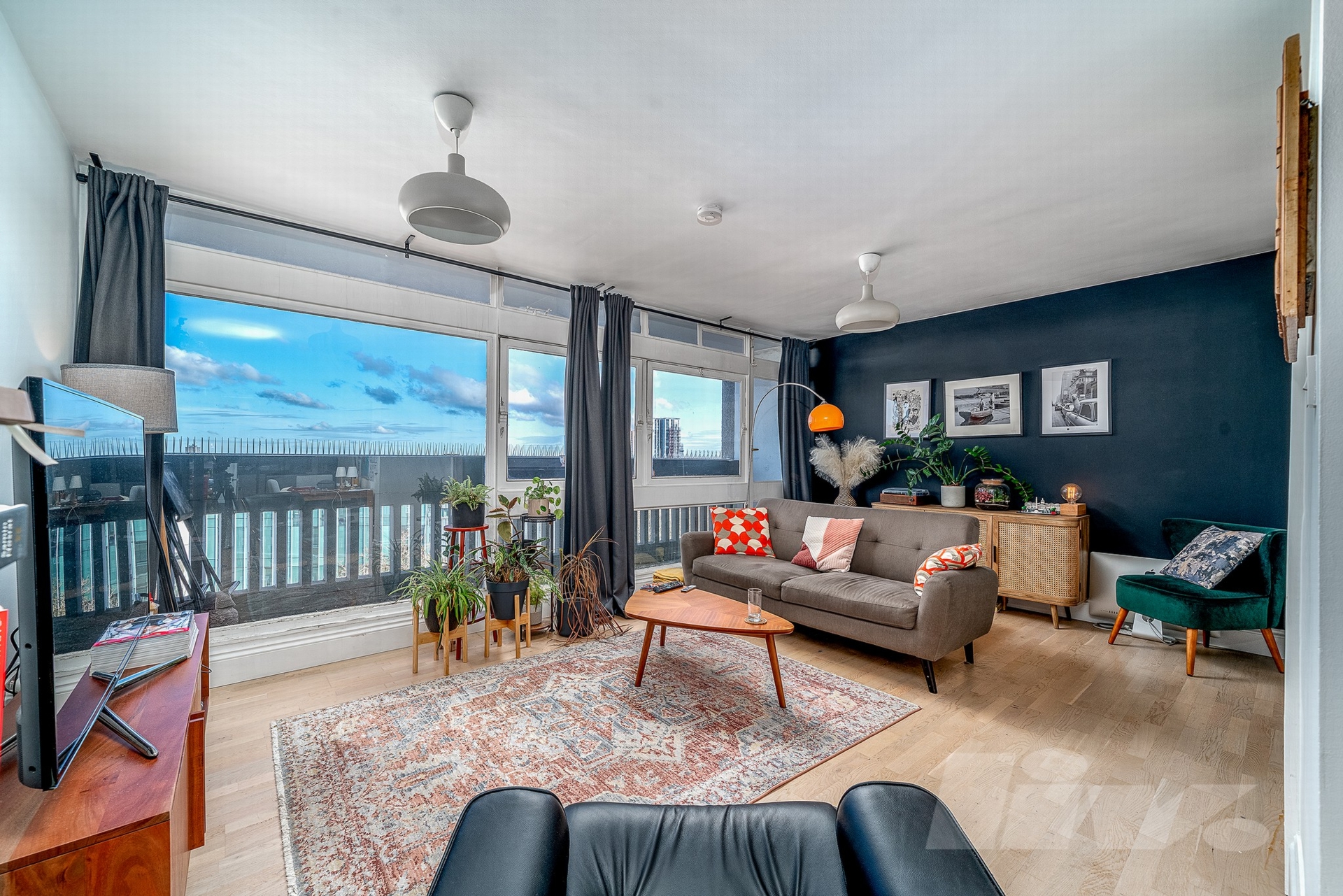 Finchley Road  Swiss Cottage  NW3