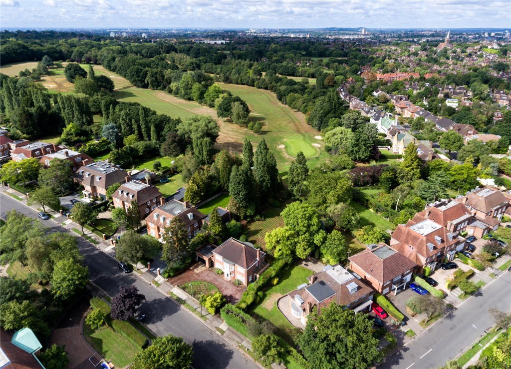 Winnington Road  Hampstead Garden Suburb  N2