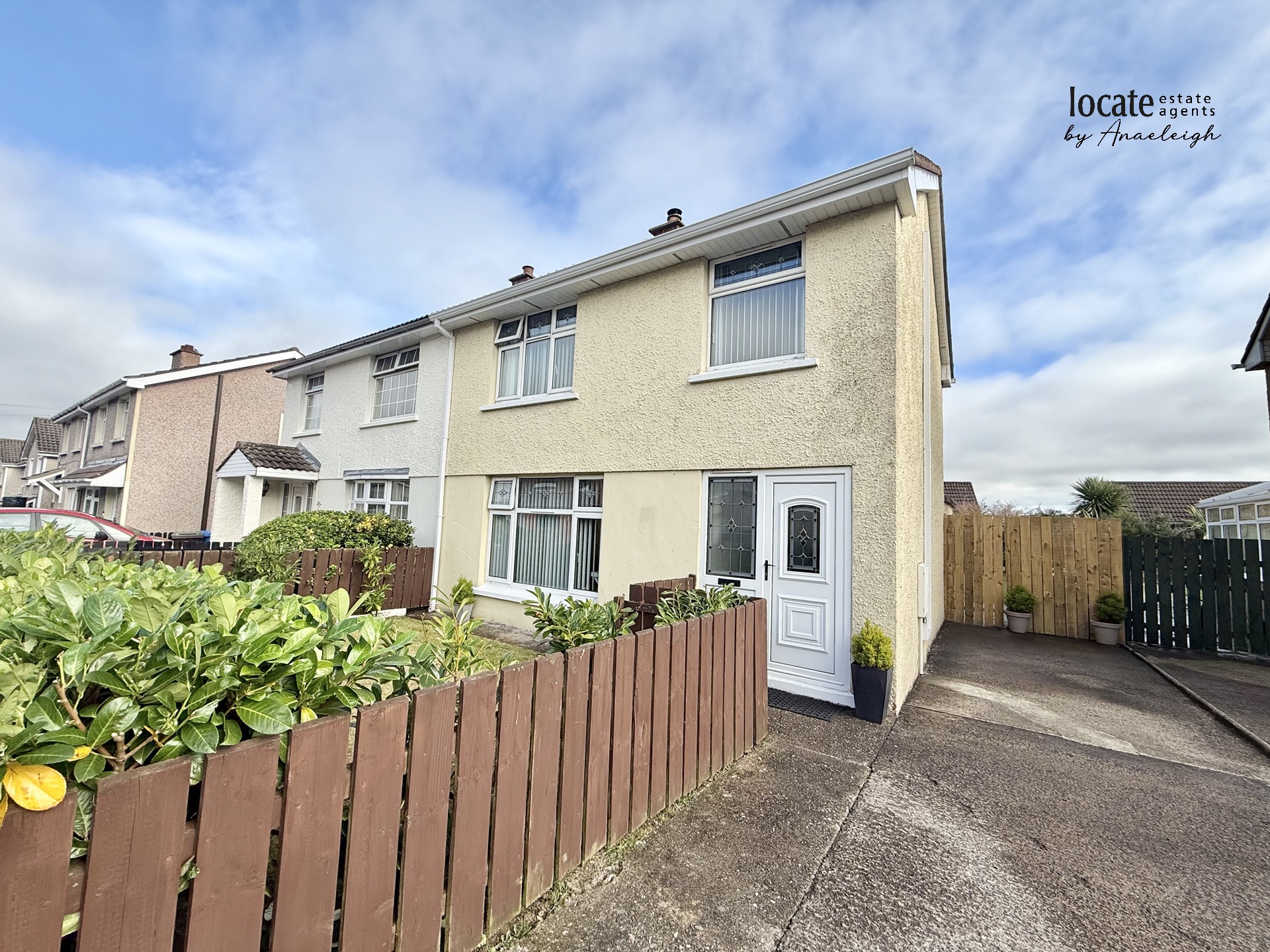 Photo 1, Glenside Gardens, Cityside, BT48