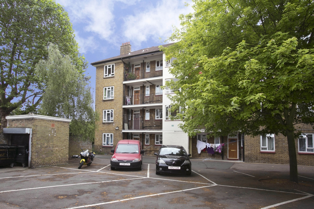 Property For Sale Fulham Palace Road, Fulham, SW6 3 Bedroom Flat